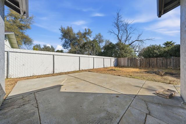 890 Parsons Drive, Redding, CA 96002