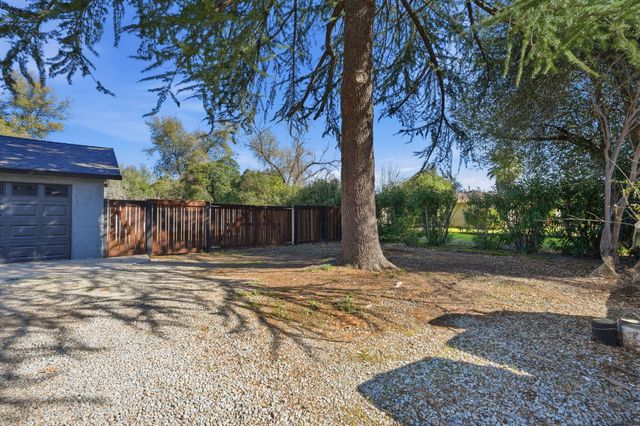 890 Parsons Drive, Redding, CA 96002