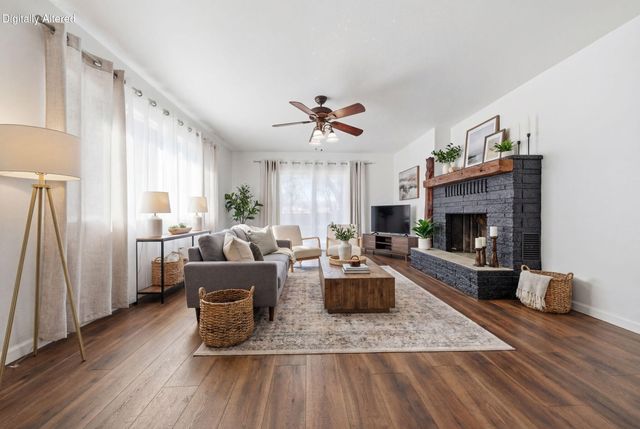 890 Parsons Drive, Redding, CA 96002