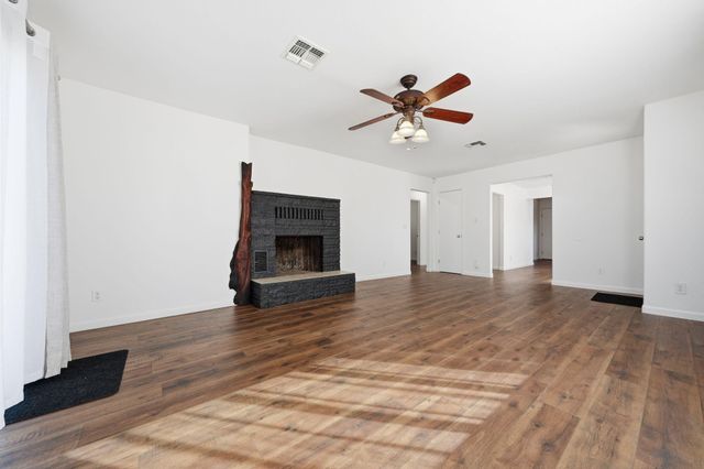 890 Parsons Drive, Redding, CA 96002