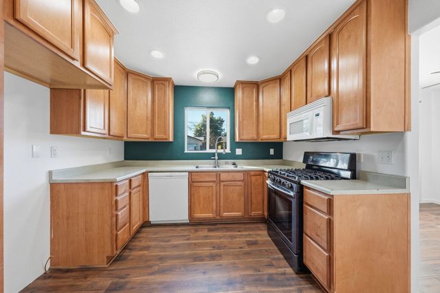 890 Parsons Drive, Redding, CA 96002