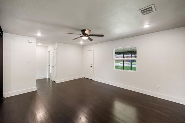 715 Drummond, Arlington, TX 76012