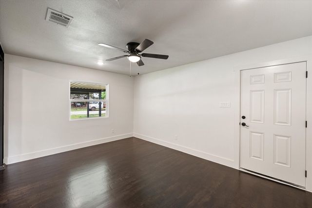 715 Drummond, Arlington, TX 76012