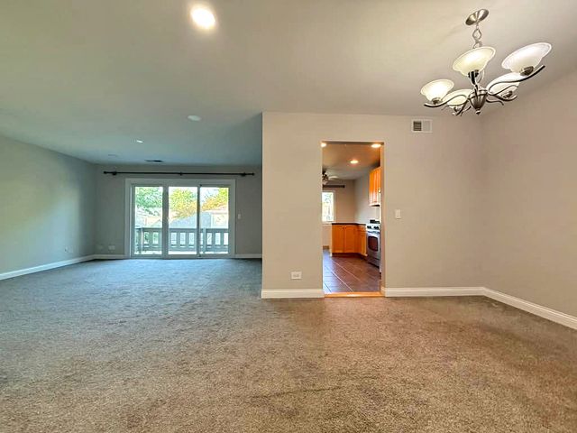 97 BURR OAK Lane A2, Schaumburg, IL 60193
