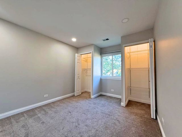 97 BURR OAK Lane A2, Schaumburg, IL 60193