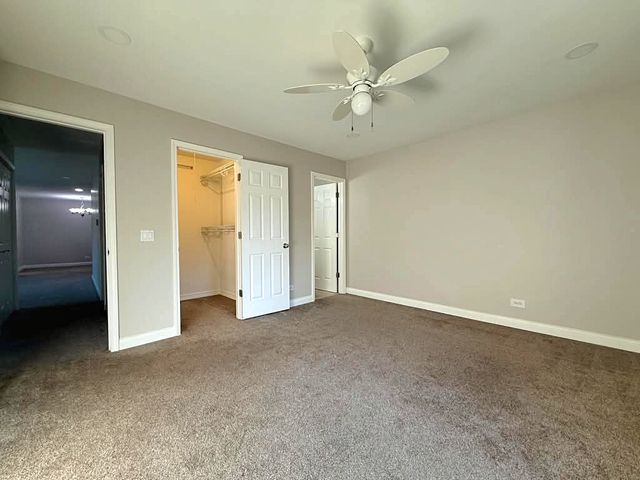 97 BURR OAK Lane A2, Schaumburg, IL 60193