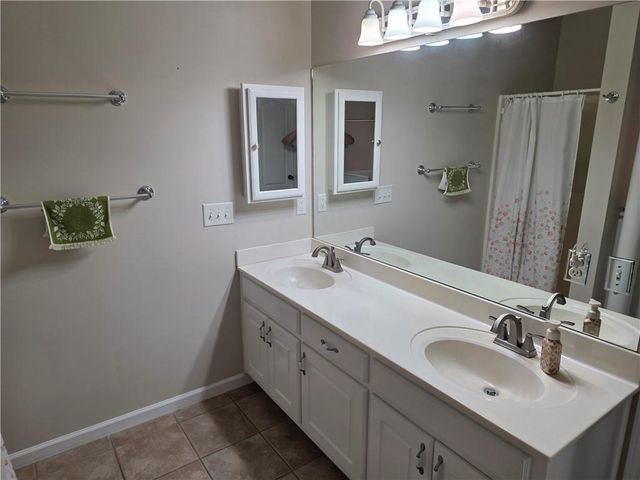 525 Pirklefield Drive, Covington, GA 30014