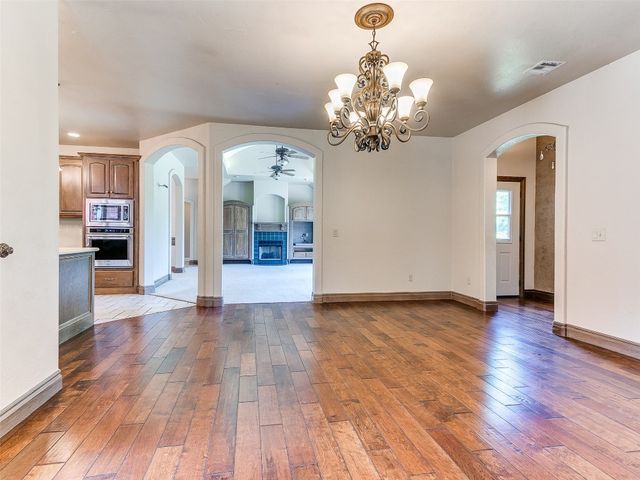1031 Hidden Valley Lane, Choctaw, OK 73020