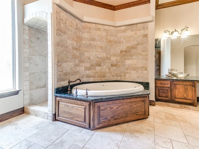1031 Hidden Valley Lane, Choctaw, OK 73020