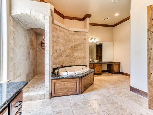 1031 Hidden Valley Lane, Choctaw, OK 73020