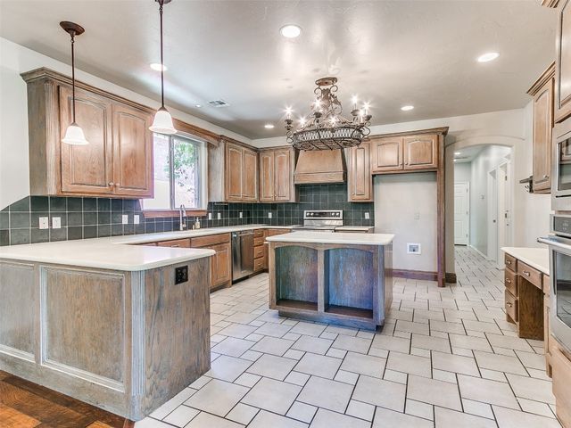 1031 Hidden Valley Lane, Choctaw, OK 73020