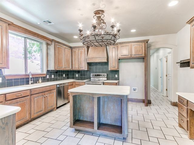 1031 Hidden Valley Lane, Choctaw, OK 73020