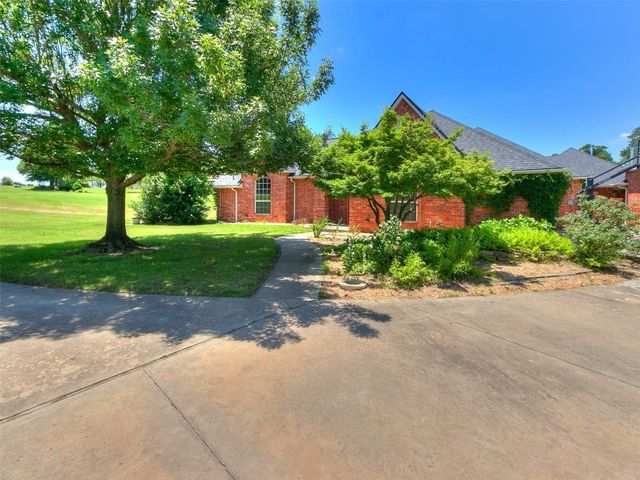 1031 Hidden Valley Lane, Choctaw, OK 73020
