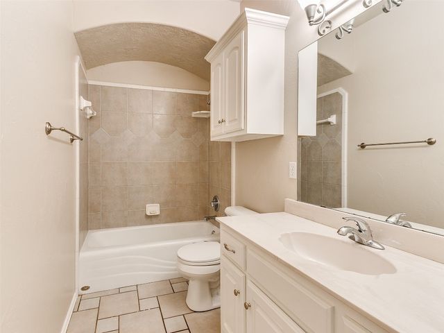 1031 Hidden Valley Lane, Choctaw, OK 73020