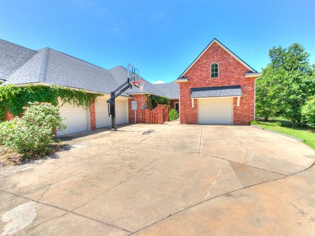 1031 Hidden Valley Lane, Choctaw, OK 73020