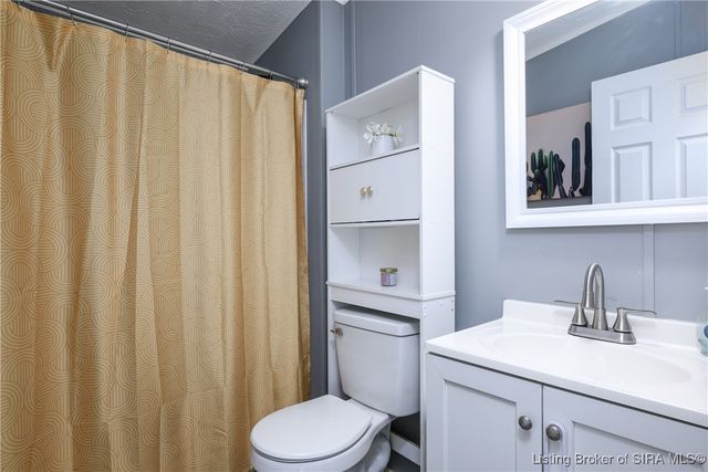 6897 N Bogardus Road, Austin, IN 47102