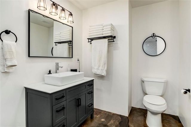 360 W Pershing Unit 230 Road 230, Kansas City, MO 64108