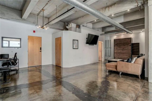 360 W Pershing Unit 230 Road 230, Kansas City, MO 64108