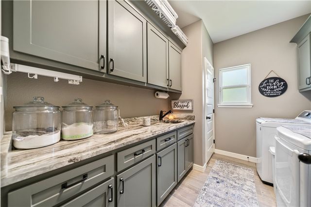 2501 Mahbi Dr, Corpus Christi, TX 78418