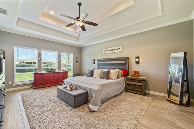2501 Mahbi Dr, Corpus Christi, TX 78418