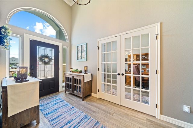 2501 Mahbi Dr, Corpus Christi, TX 78418