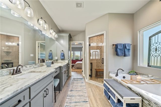 2501 Mahbi Dr, Corpus Christi, TX 78418