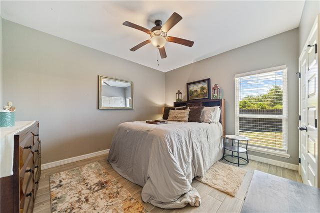 2501 Mahbi Dr, Corpus Christi, TX 78418