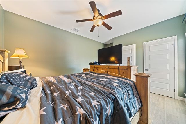 2501 Mahbi Dr, Corpus Christi, TX 78418