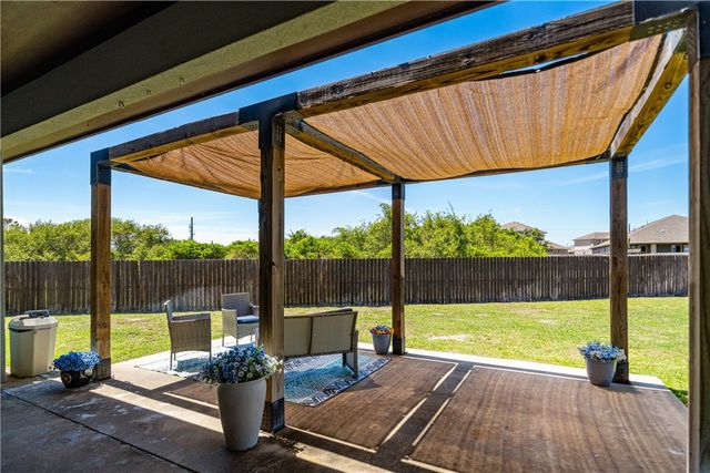 2501 Mahbi Dr, Corpus Christi, TX 78418