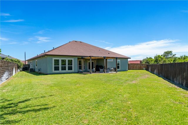 2501 Mahbi Dr, Corpus Christi, TX 78418