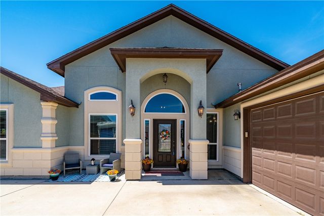 2501 Mahbi Dr, Corpus Christi, TX 78418