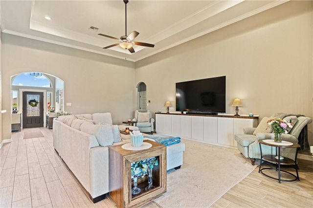 2501 Mahbi Dr, Corpus Christi, TX 78418