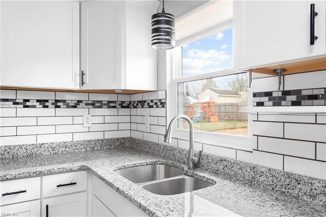 619 Queens View CT, Hampton, VA 23669