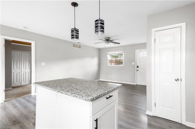 619 Queens View CT, Hampton, VA 23669