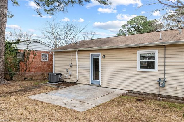 619 Queens View CT, Hampton, VA 23669