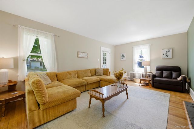 4 Green Acres Court, Ellenville, NY 12428