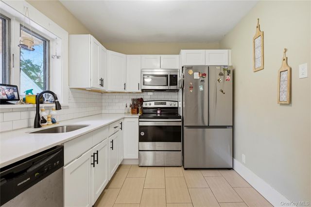 4 Green Acres Court, Ellenville, NY 12428