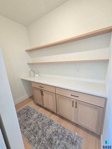 8412 E Spearfish Ct Court, Sioux Falls, SD 57110