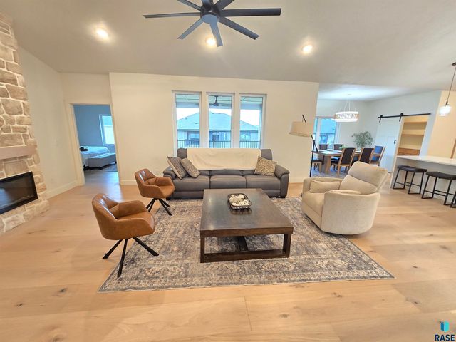 8412 E Spearfish Ct Court, Sioux Falls, SD 57110