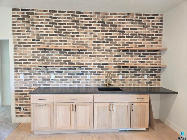 8412 E Spearfish Ct Court, Sioux Falls, SD 57110