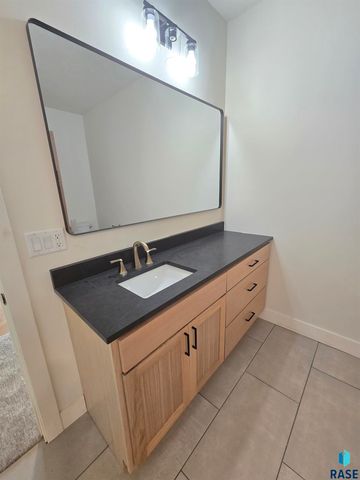 8412 E Spearfish Ct Court, Sioux Falls, SD 57110