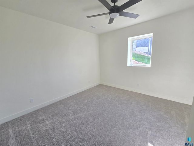 8412 E Spearfish Ct Court, Sioux Falls, SD 57110