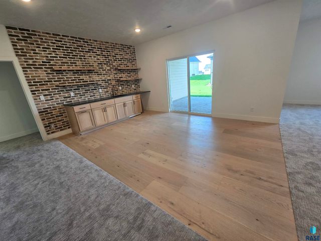 8412 E Spearfish Ct Court, Sioux Falls, SD 57110