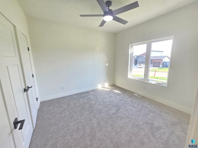 8412 E Spearfish Ct Court, Sioux Falls, SD 57110