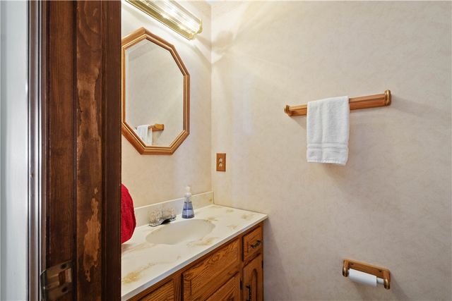 5513 Claytonia Dr, Bethel Park, PA 15102