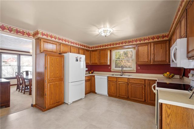 5513 Claytonia Dr, Bethel Park, PA 15102