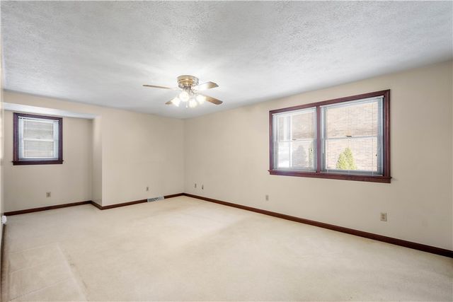 5513 Claytonia Dr, Bethel Park, PA 15102