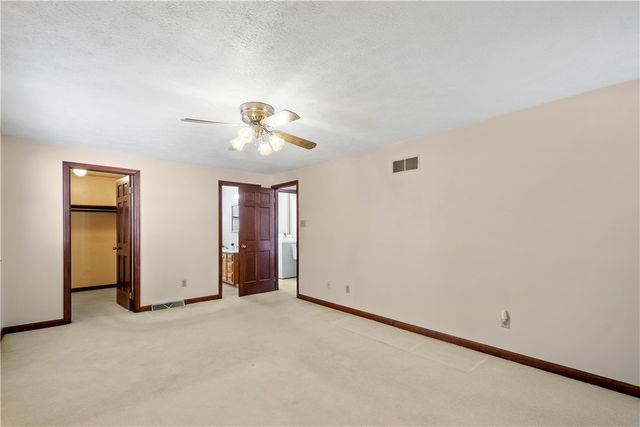 5513 Claytonia Dr, Bethel Park, PA 15102