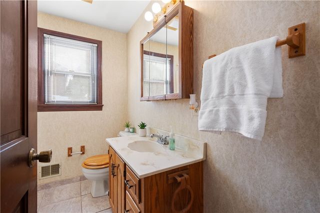 5513 Claytonia Dr, Bethel Park, PA 15102