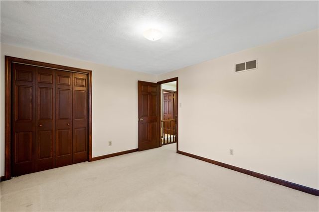 5513 Claytonia Dr, Bethel Park, PA 15102